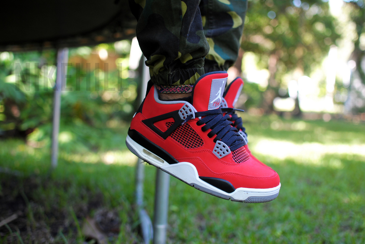 jordan 4 toro bravo outfit