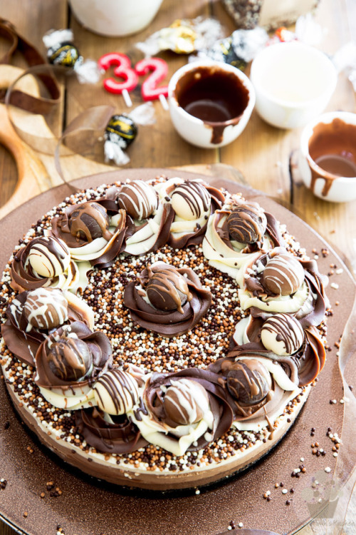 daily-deliciousness:Triple chocolate no-bake
