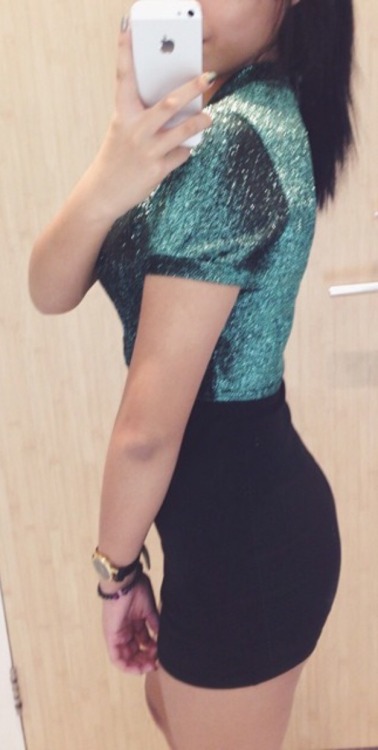 sherylongsgxmm: lookingforsggirls: Already piak before le this one. Shes only 16 . Her boobs are gre