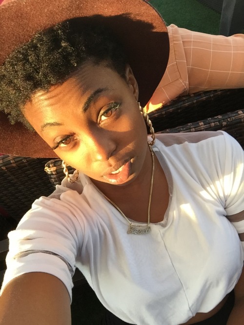 keenameana:Can natural hair be more of a challenge than a journey? Stepping out completely natural..