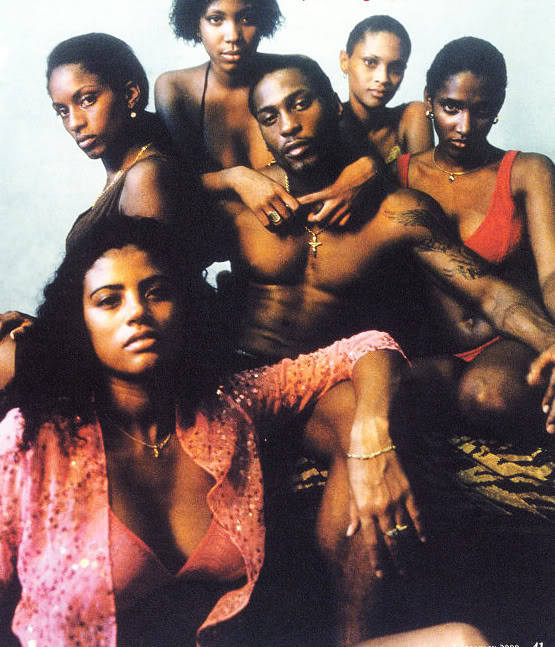 fakemargiela:  D’Angelo’s Voodoo album art &amp; booklet;     photographed