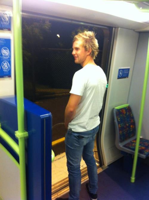 tradieapprentice:  No time to stop, I just gotta go. 