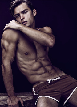 monbeaubeauty:  Lucas Garcez by Daniel Jaems