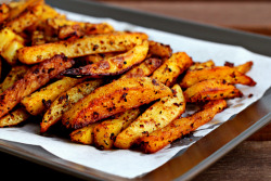 in-my-mouth:  Spicy Oven Fries