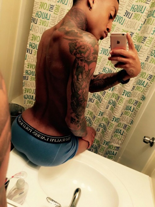 babiboi07:  http://babiboi07.tumblr.com