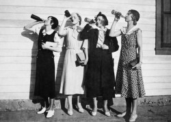 cobblestonestreet:Four women chug bottles