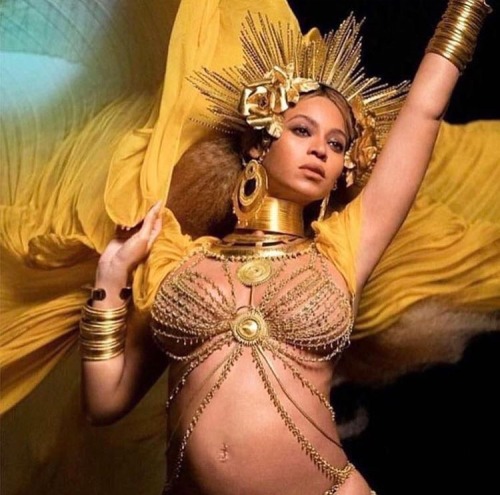 BEYONCE PERFORMS WITH BUMP-2017 Grammys&hellip;Bring On Coachella✊Read It: http://bit.ly/2lF8b44