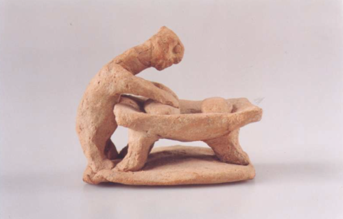 awarmbowlofsoup: neshamama: figurine of a woman baking, 8th-6th century bce, pottery, akhzib what&rs