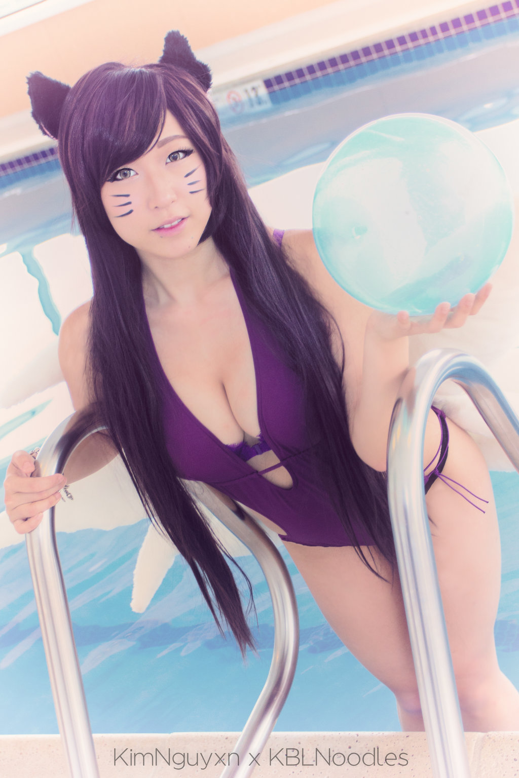 league-of-legends-sexy-girls:  Pool Party Ahri