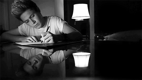kingoftheniall:  Dear Diary: Today Harry made me do stupid shit for vine again 