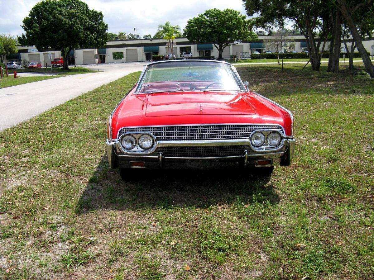 suicideslabs:  More 1961 - 1969 Lincoln Continentals 