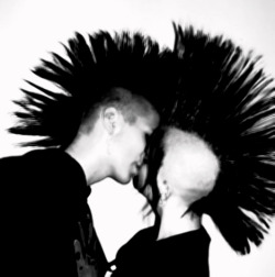 terrorfoster:  arside:  Adorable  punk rock couples are sweet
