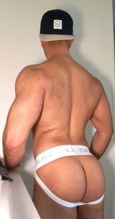 mystraightfriend:  Mystraightfriend.tumblr.com