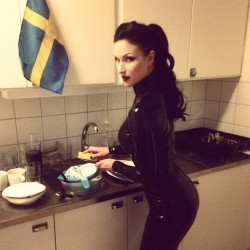 sistersinister:  How we do the dishes in