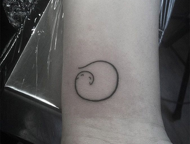 awesome-picz:  Minimalistic Cat Tattoos For Cat Lovers 