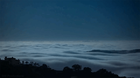 sixpenceee:  Above the clouds. (Source) 