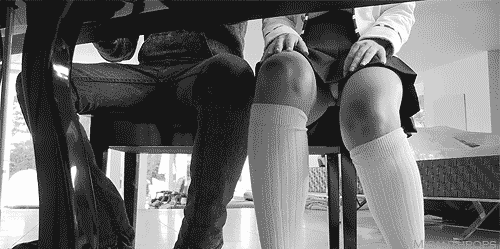 gallantio:  greekdaddysurges:😏  It is never inappropriate to make the first move,