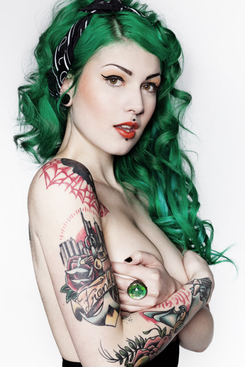 tattoosxandxmischief:  Victoria in colour adult photos