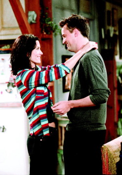 frie-nds:  &ldquo;I realised why I was funny on Friends, cause I was just trying to show off for her [Courteney]. She’s very pretty and I just wanted to make her laugh all day long.” - Matthew Perry 