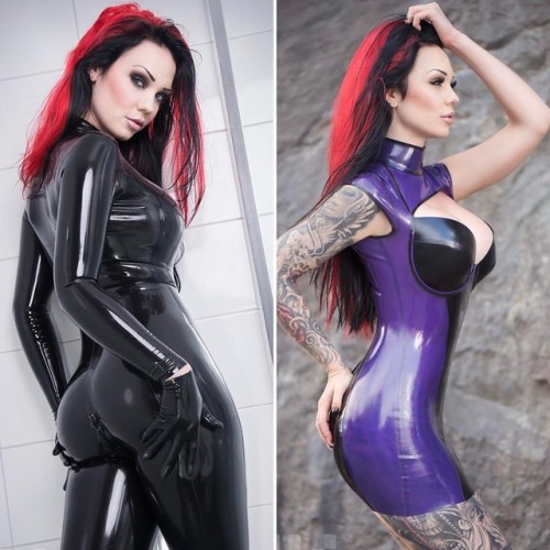 Catsuit or dress? #latex #fetishmodel #latexmodel #dress #catsuit #transparent #gloves #alternative 