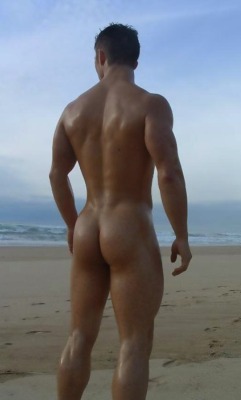 lookingforfitdadorson:  lookingforfitdadorson.tumblr.com Ooohhh…to be up inside that ass…spread those cheeks…tongue up and down that crack…then deep into that hole…mmm. 