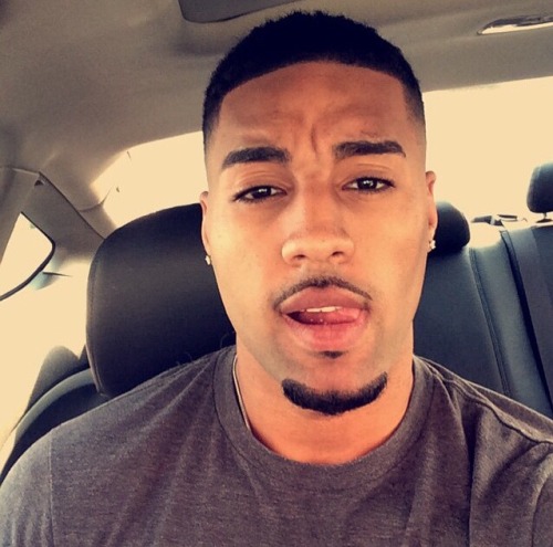 sexnthecloset:  www.sexnthecloset.tumblr.com