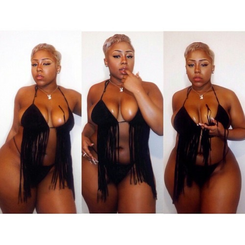 bigbootythickass:  Big Booty Thick Ass
