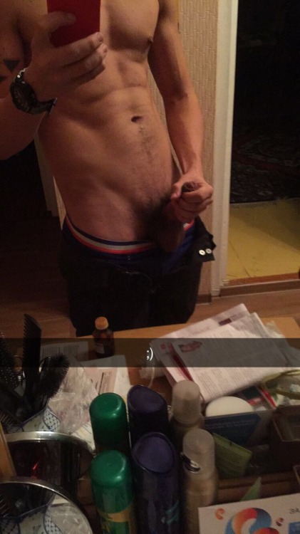 ladexposure:  Love this gay guy!
