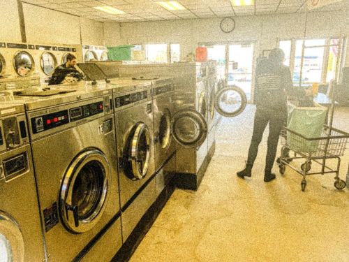 #laundromat #disposablecamera #disposable #oldpictures #oldpic #oldpics #laundry (at Raymond, New Ha