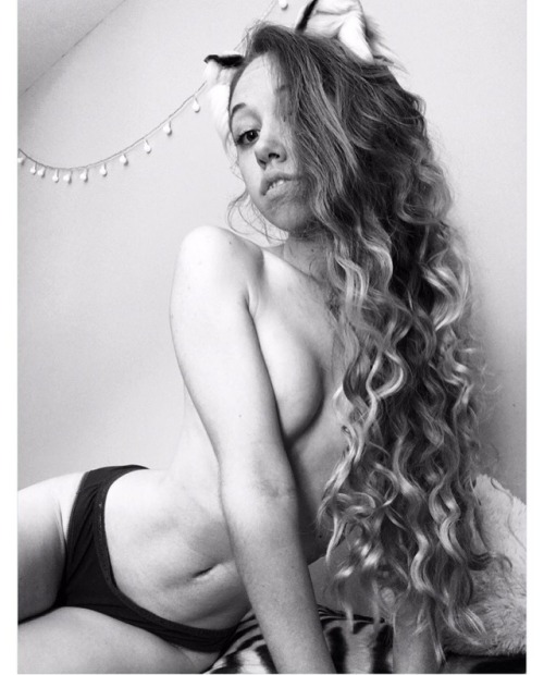 princess-kittenbutt:Can’t wait to show this one to Master when he wakes up 😽
