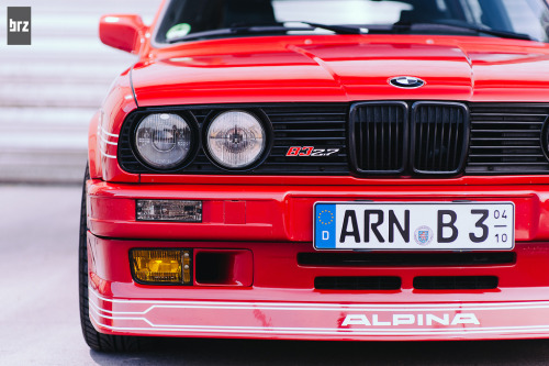 panscraper:  collaverglas:  Motoring Con Brio: Alpina B3 2.7 Touring E30