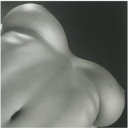 jimlovesart:  Robert Mapplethorpe - Breasts, 1987.  