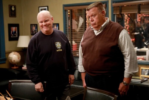 Brooklyn Nine-Nine: “HalloVeen” episodic photos (2 of 2)