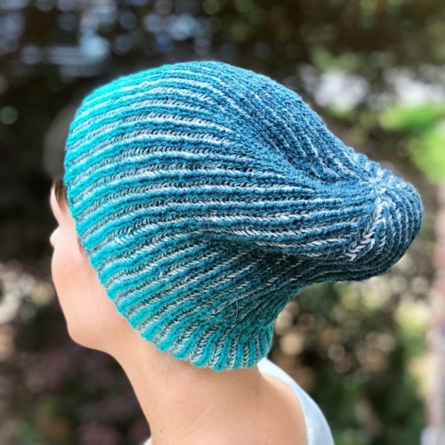 Finished my Harlow Hat by Andrea Mowry for the weekend KAL challenge! Such a fun way to spend a holi