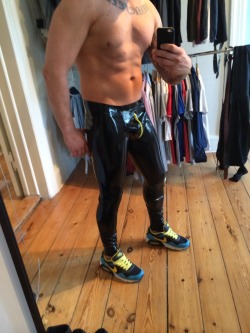 rubbergay:  New pants !  