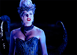 faithandfearcollide:Lana doing all the little Ursula things.she played it so well