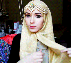 audiencezombie:  verysweetpeach:  beautyofhijabs: Hijab Tutorial for Eid by Nabiilabee  more like “how to style your hijab and look like a majestic queen” oh goodness  There’s a lady down my street that does this and every time I see her I tell