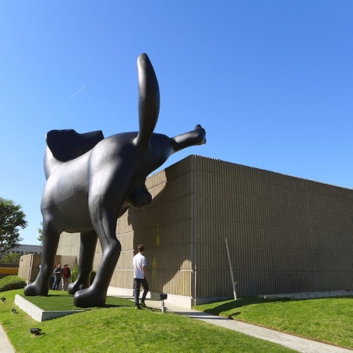 myedol:Bad Dog by Richard Jackson This 28 foot high sculpture was created by Richard Jackson, and 