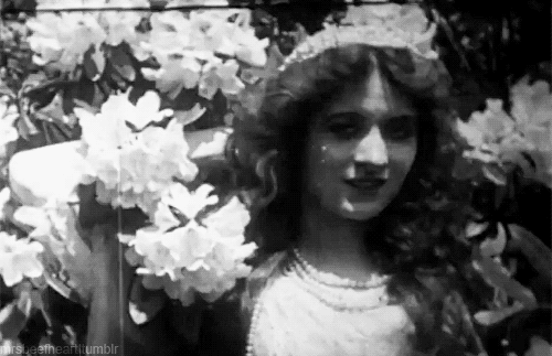 mrsbeefheart:Maude Fealy in King Rene’s Daughter, 1913