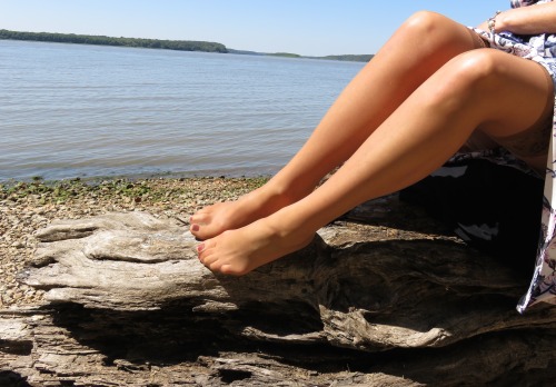 hnhaddic:  The wife’s day at the lake.