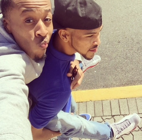 flyboi777:  sexnthecloset:Gay Couple