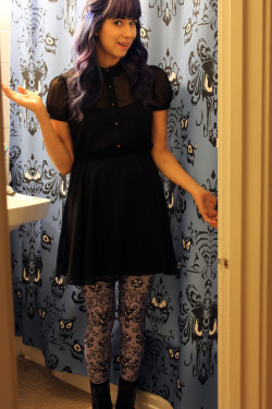 Helloamandajeannn:  Thanks To Poprageous, My Legs Can Now Match My Shower Curtain. (My