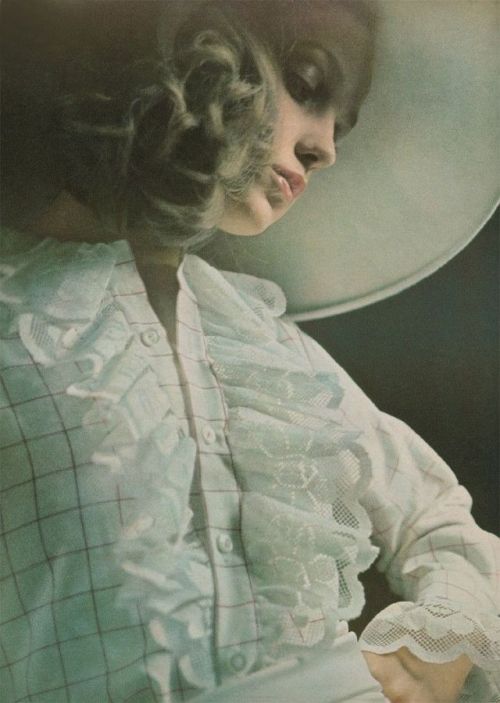 Donna Mitchell in Vogue (1967)