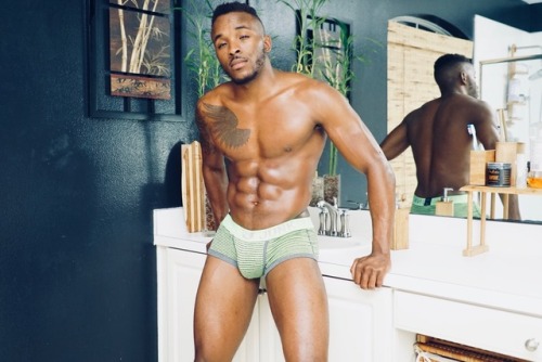 amipheonixxx:  Pheonix Fellington  SnapChat : Amipheonix Twitter.com/Amipheonix Instagram.com/Amipheonix  My Official Website May 2018  See a short previewwww.fellingtonpost.com