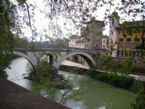 Saw some photos of Rome and it made me nostalgic, so here’s some from my visit in 2006. 