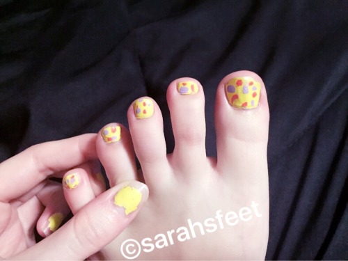 I want to do fun, silly polish like this again very soon! ❤️✨www.sarahsfeet.comClick here for