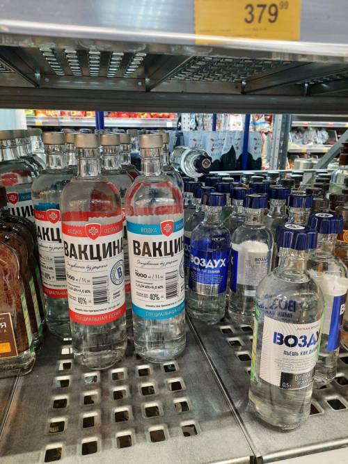 Vodka “Vakzine” jetzt in allen Supermärkten Russlands.