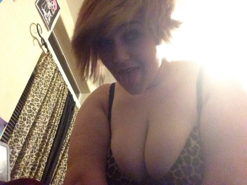 Bigbootyellie