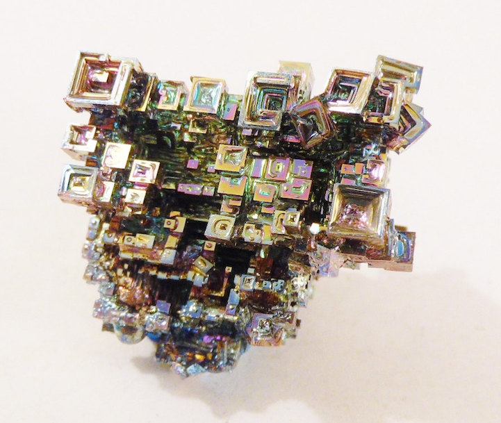 mymodernmet:  Dazzling Bismuth Crystals Look Like Hypnotizing Rainbow Stairs 
