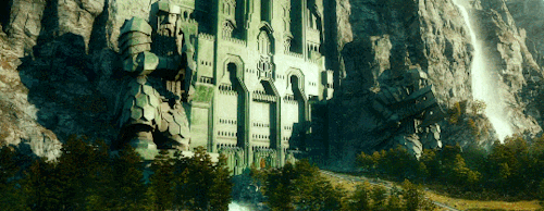 vizual-demon: Erebor. Built deep within the mountain itself, the beauty of this fortress city was le